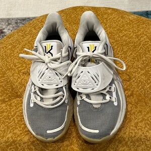 Nike shoes men’s sneakers Size 8.5